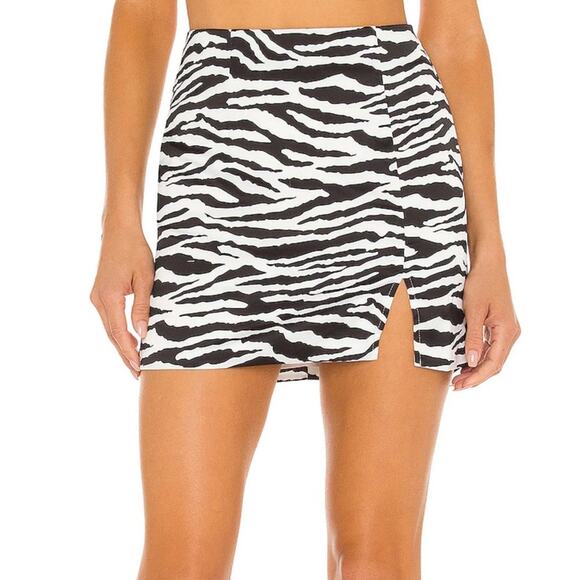 Superdown Dillon Satin Mini Skirt in Zebra Print NWOT Size Small - Picture 1 of 4
